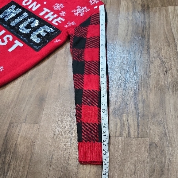 RED AND BLACK NICE AND NAUGHTY LIST SWIPE REVERSIBLE CHRISTMAS SWEATER SIZE M - Picture 12 of 15